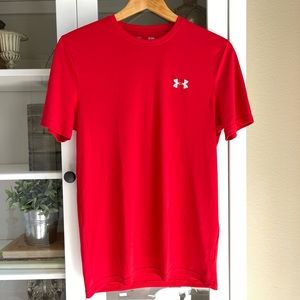 Red Loose fit Under Armour Heat Gear Shirt